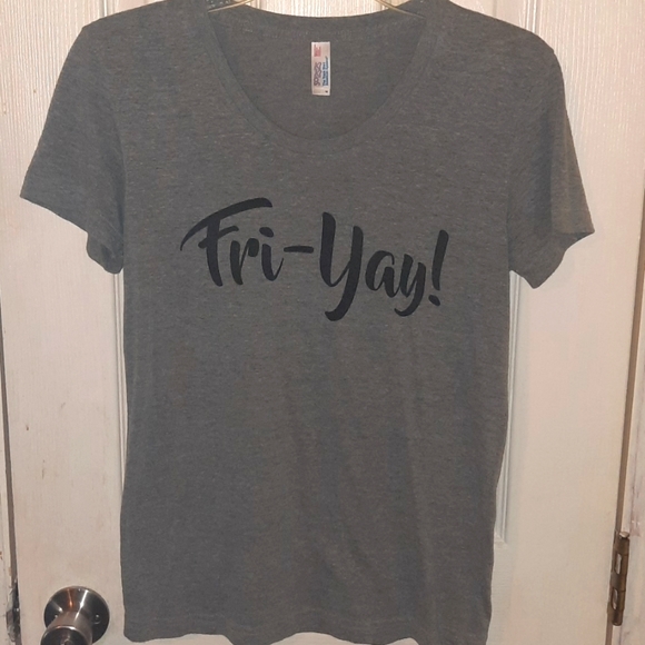 Tops - Super soft cotton/polyester blend gray short sleeve tee, size medium.
